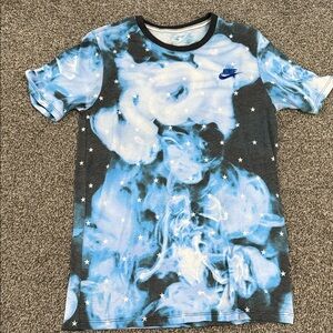 Nike Short Sleeve Graphic Shirt Size Small Smoke Clouds